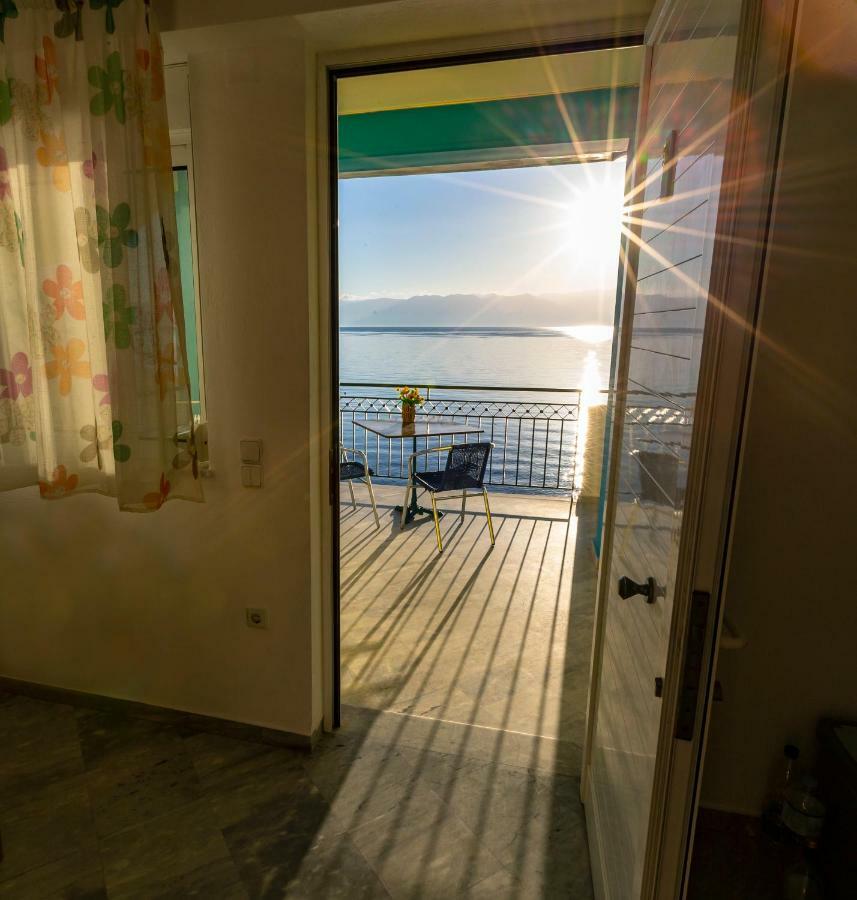 Iris Apartments Chrani Eksteriør bilde